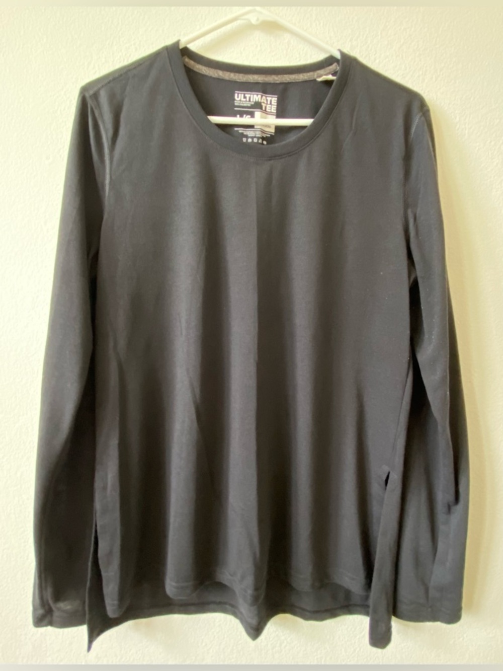 Adidas long-sleeve athletic shirt, likely designed for workouts L